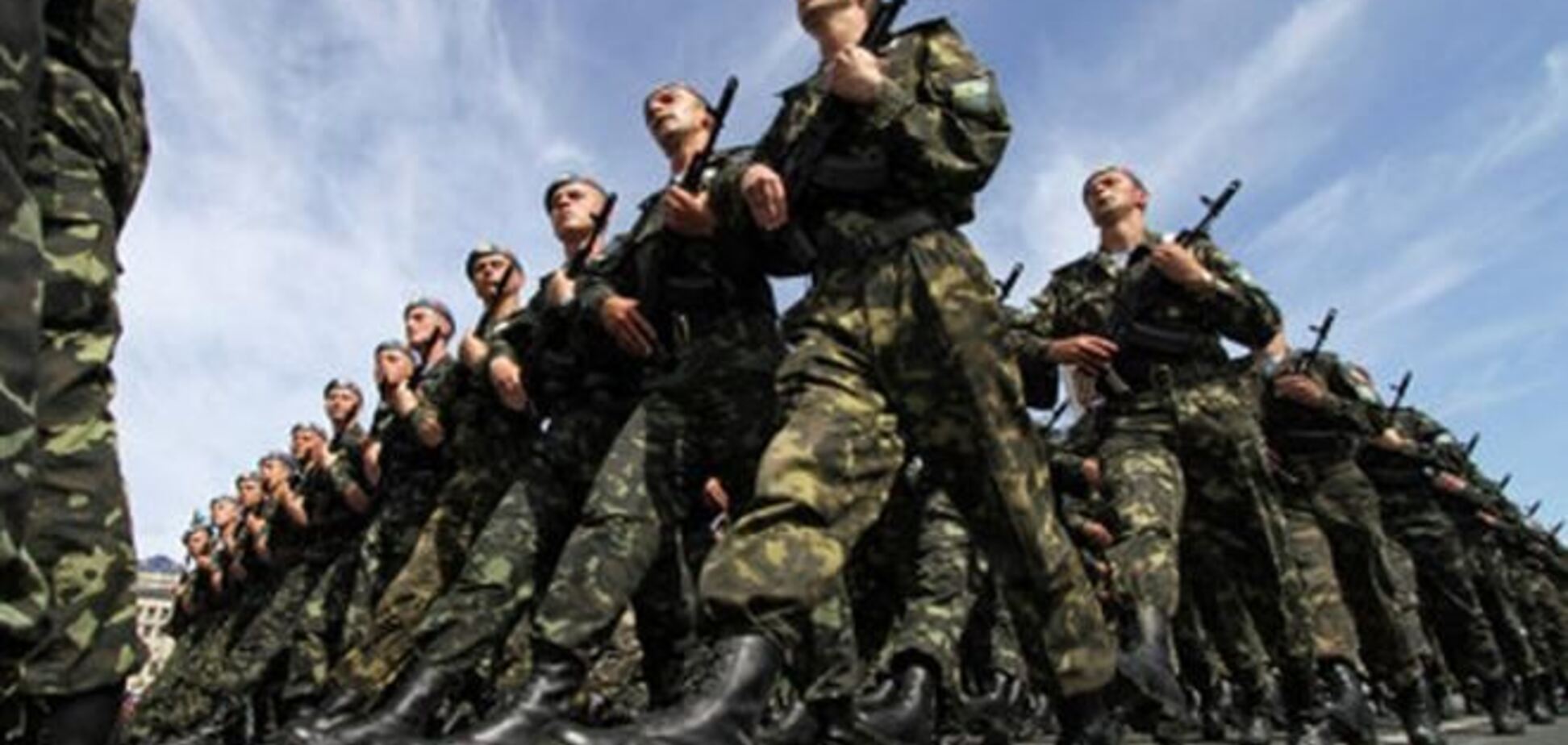 Глава МВС: всі військові частини Криму у повній боєготовності