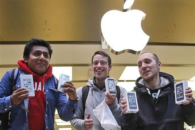 Apple бьет рекорды квартальных продаж с показателем 42 миллиона айфонов