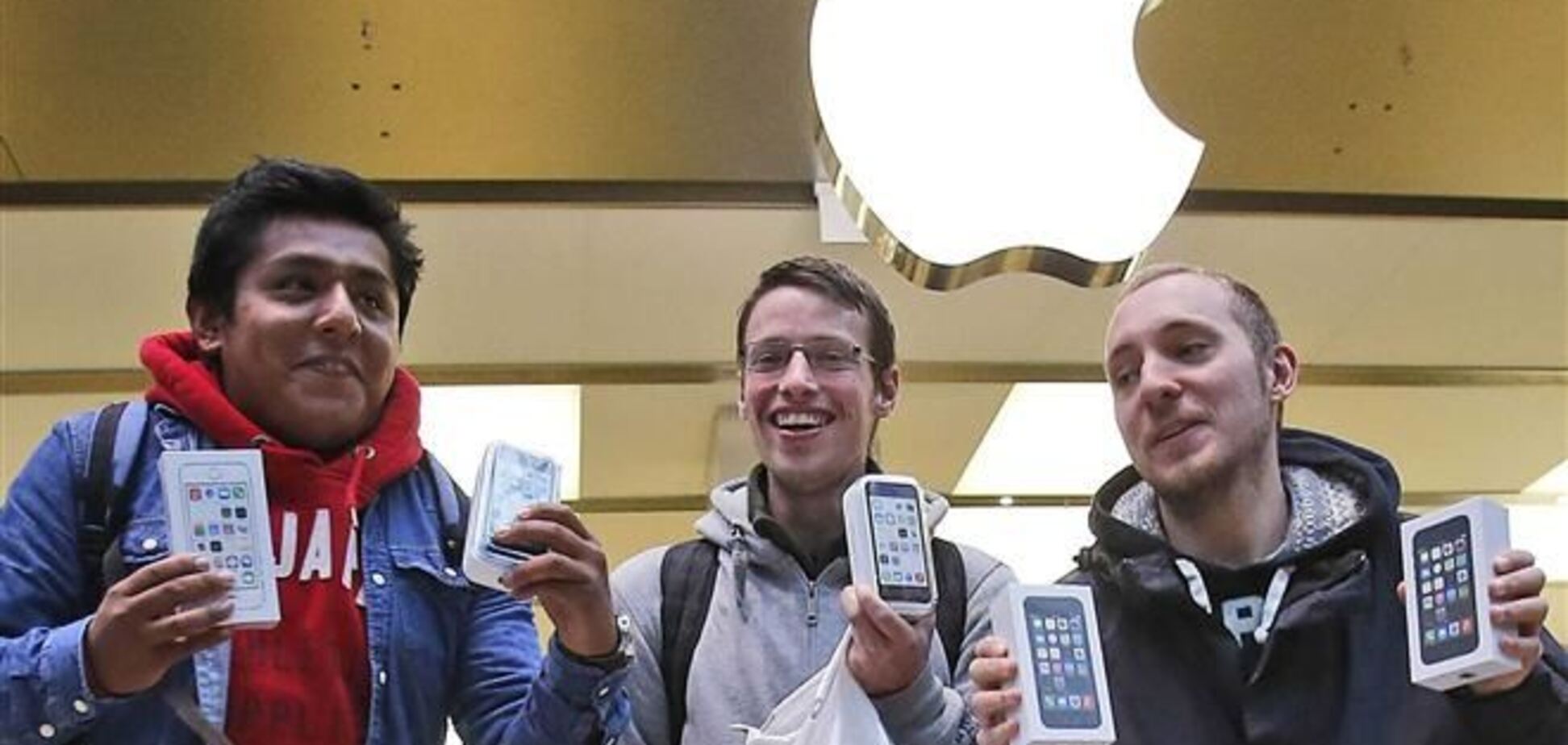 Apple бьет рекорды квартальных продаж с показателем 42 миллиона айфонов