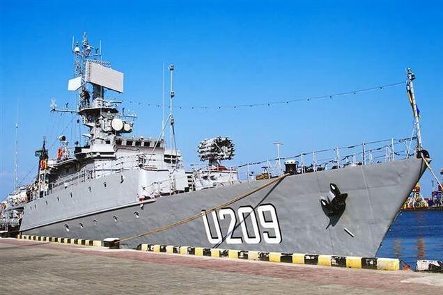 Российские военные забросали гранатами корвет 'Тернополь'