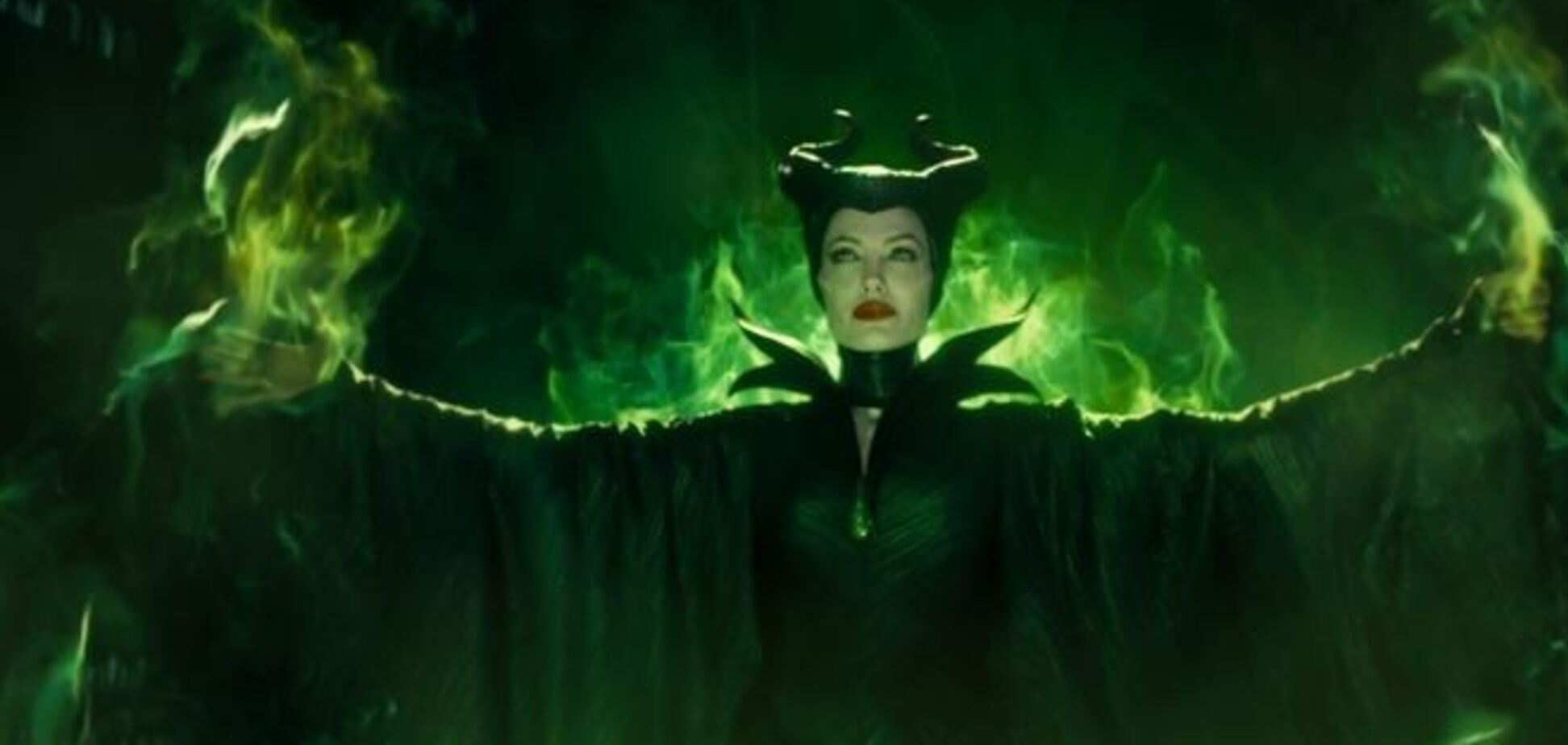 Новый трейлер 'Колдуньи': много Анджелины Джоли и ее зеленых чар