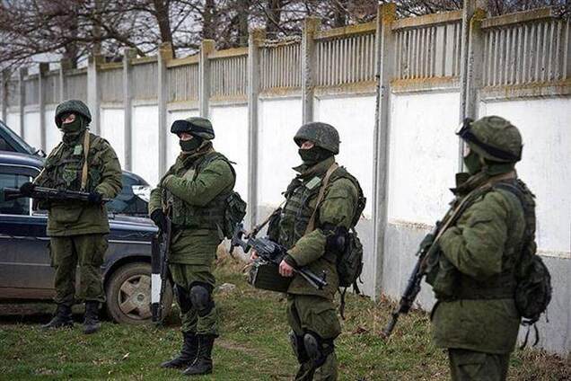 Російські військові захопили українську частину в Керчі
