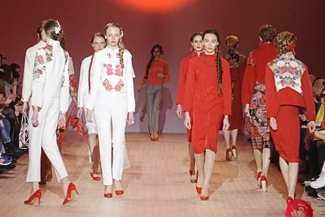 Новичок Ukrainian Fashion Week показала красивейшую коллекцию в национальном стиле