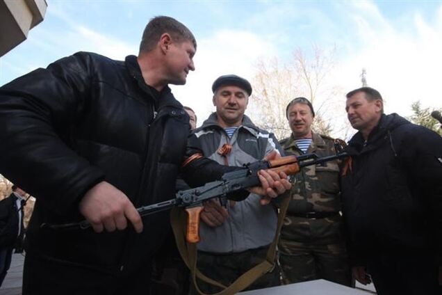 Самооборону Крыма возьмут на службу армии России