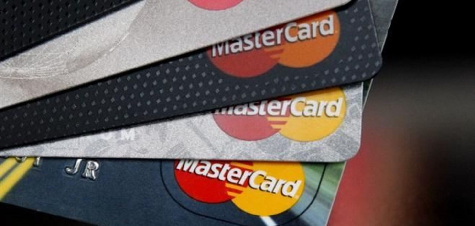 Visa и MasterCard заблокировали операции банка братьев Ротенберг