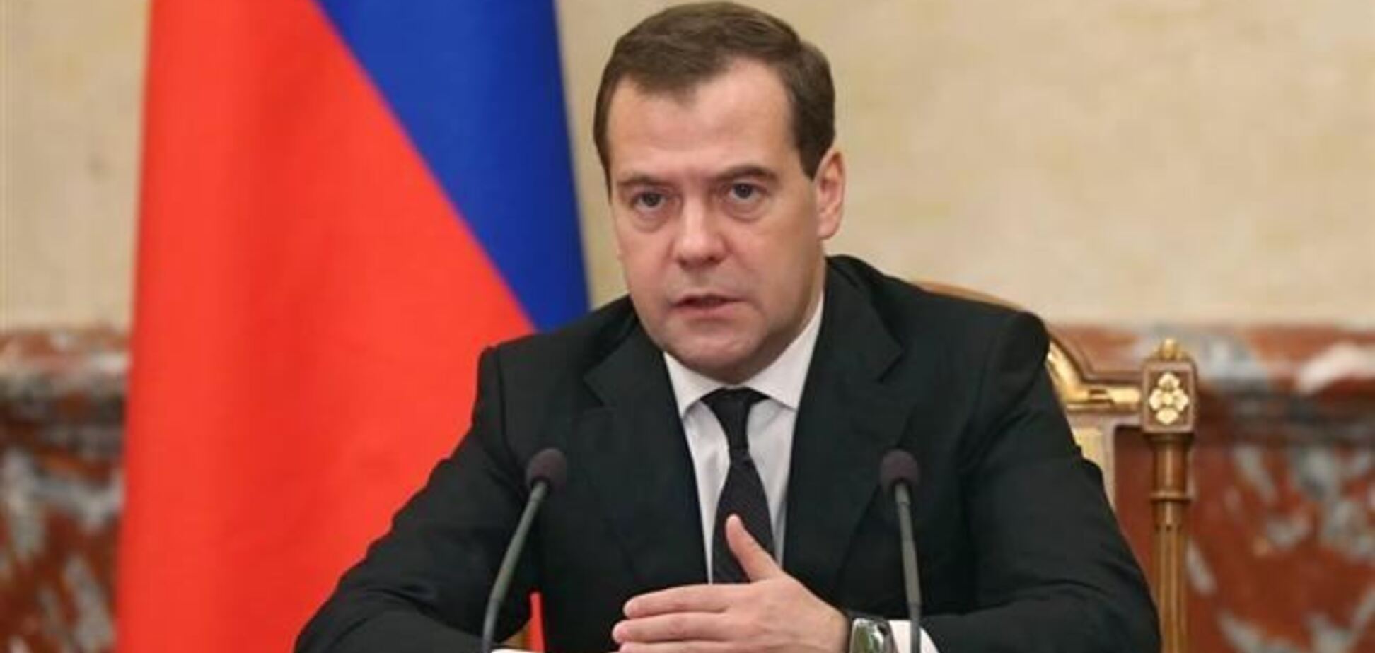 Медведев: слабость и нерешительность Януковича обрекли украинцев на страдания