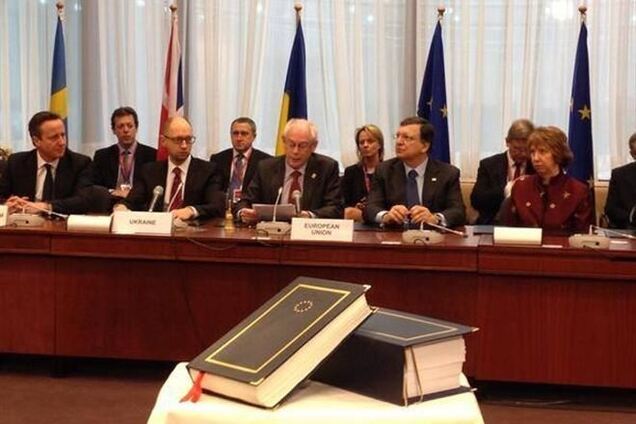 Украина подписала политическую часть Соглашения об ассоциации с ЕС