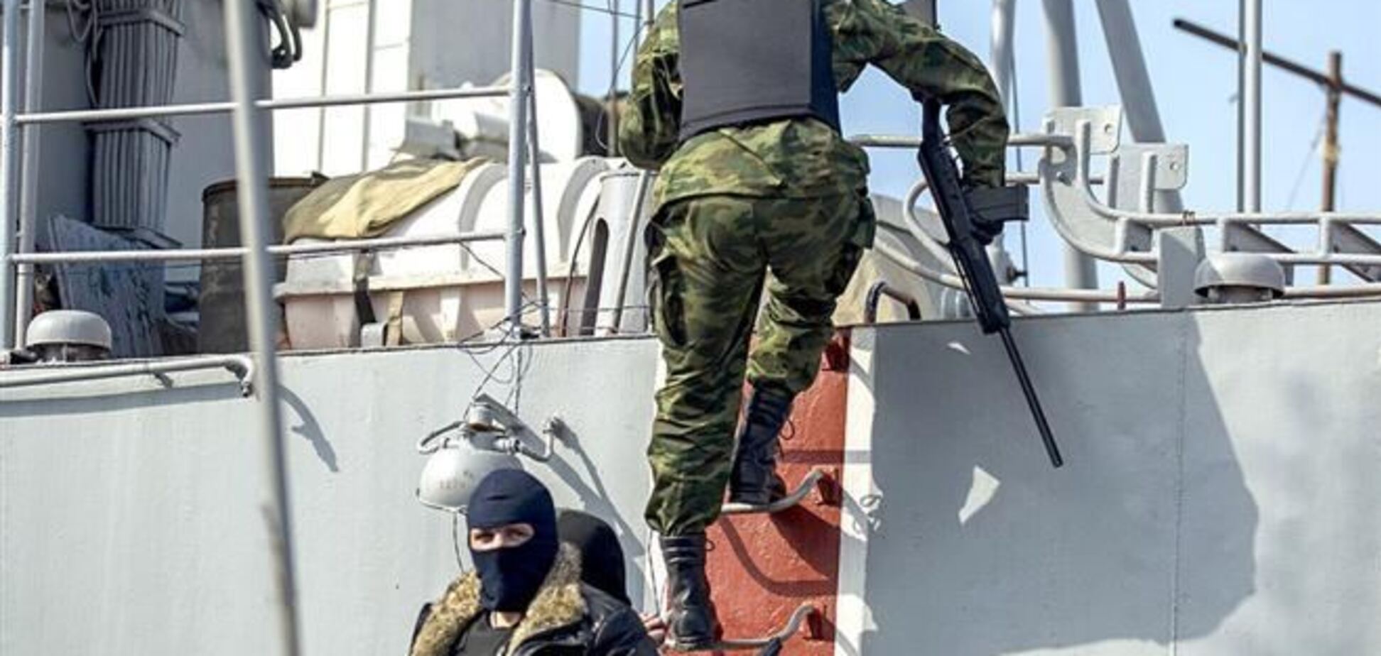 Захоплення українських військових кораблів в Севастополі
