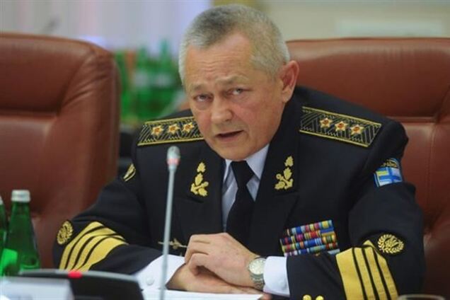 Без политического решения выполнять задания армия не имеет права - глава Минобороны