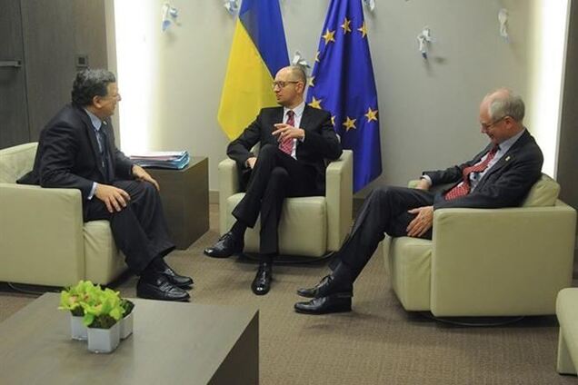 Яценюк проводить зустріч з Баррозу і Ромпеєм