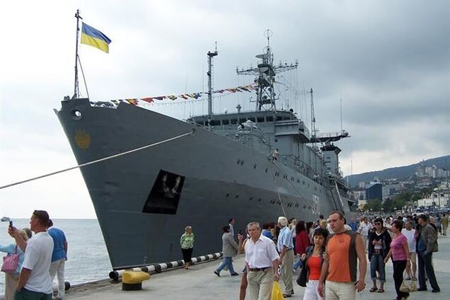 Российские оккупанты усиливают блокаду корабля 'Славутич'