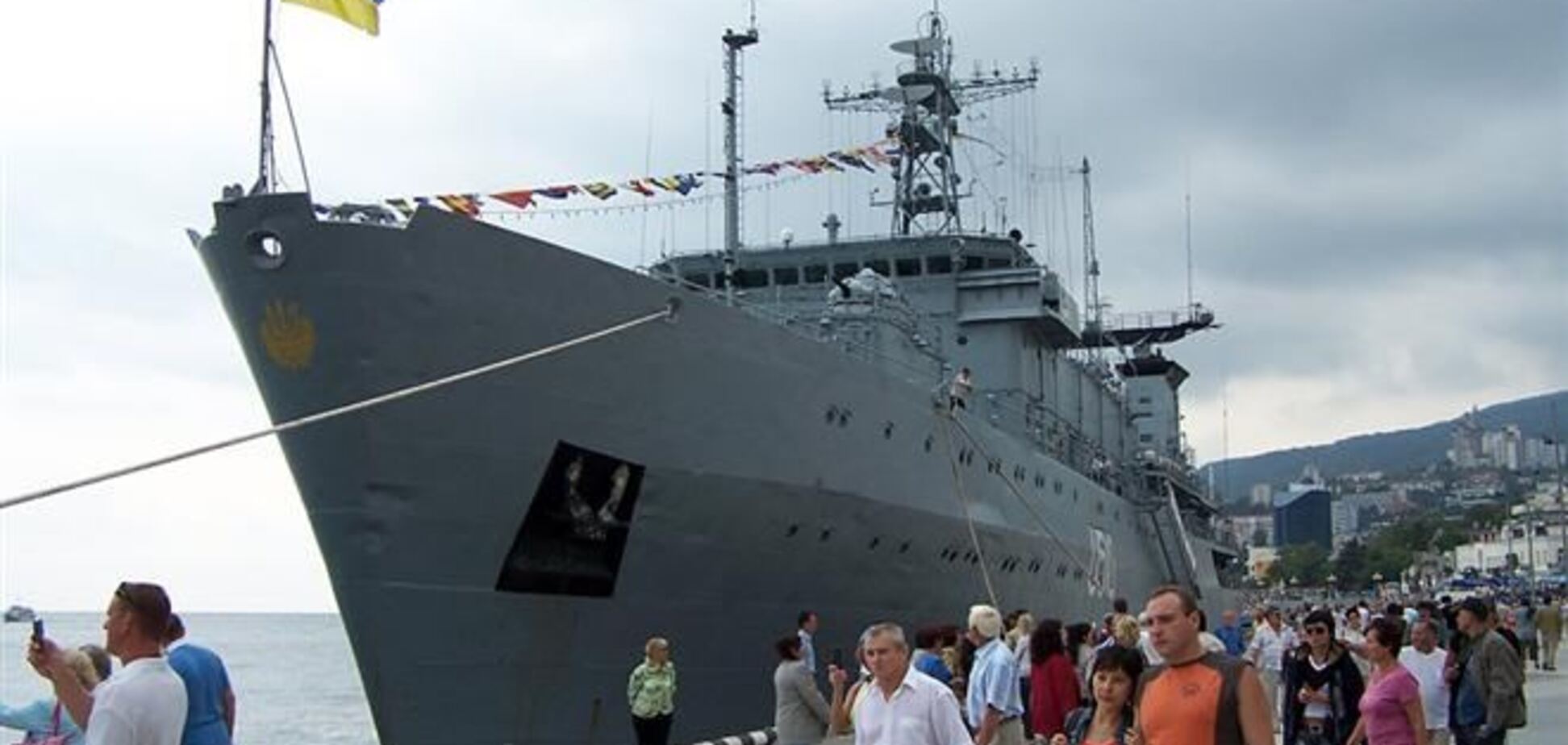 Російські окупанти посилюють блокаду корабля 'Славутич'