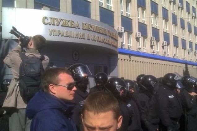 На митинге в Луганске сепаратисты требуют отпустить Клинчаева