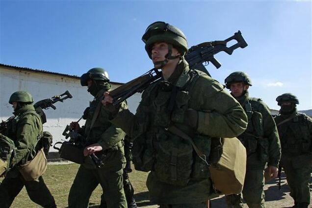 Семерым российским военным запретили 3 года въезжать в Украину