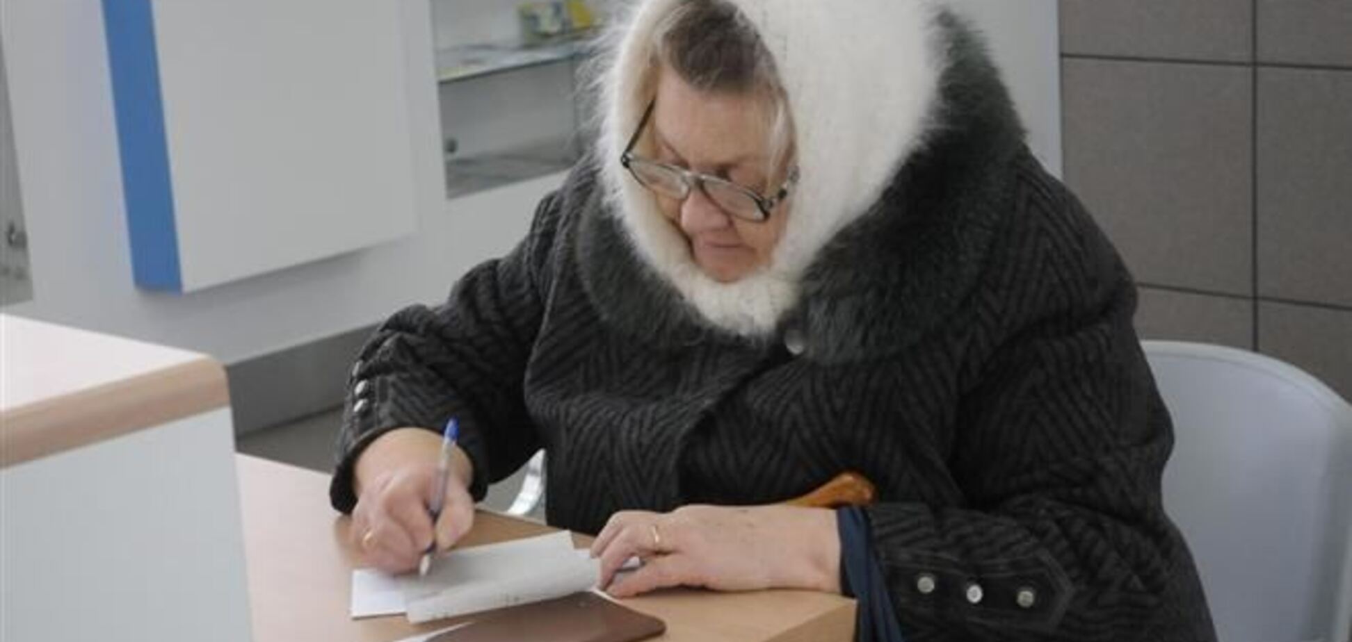 Крымские пенсионеры будут получать деньги на почте