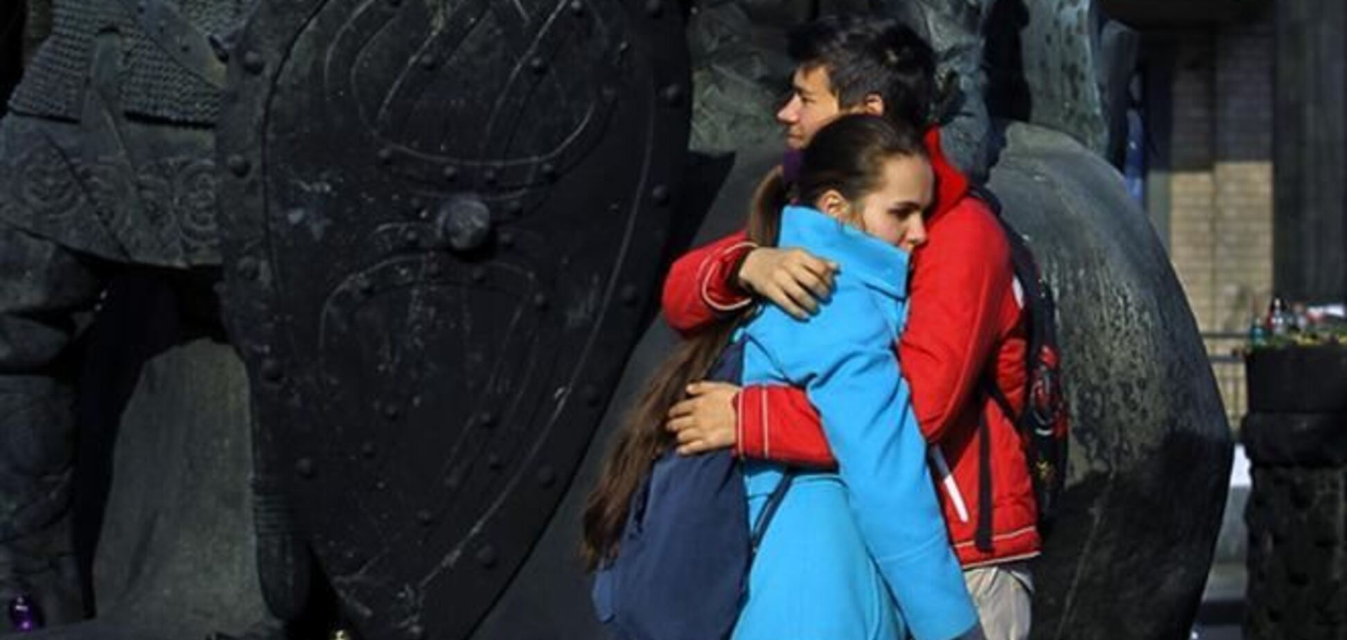 Из Крыма выпускают только женщин и детей - СМИ