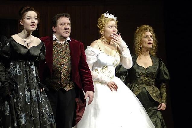 Во время спектакля Бенюка один из зрителей вышел со словами 'Ганьба!'