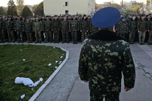 Українські війська вийдуть з Криму з озброєнням - Міноборони