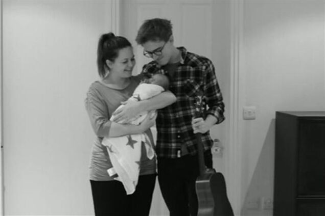 Трогательный клип молодого отца 'взорвал' интернет