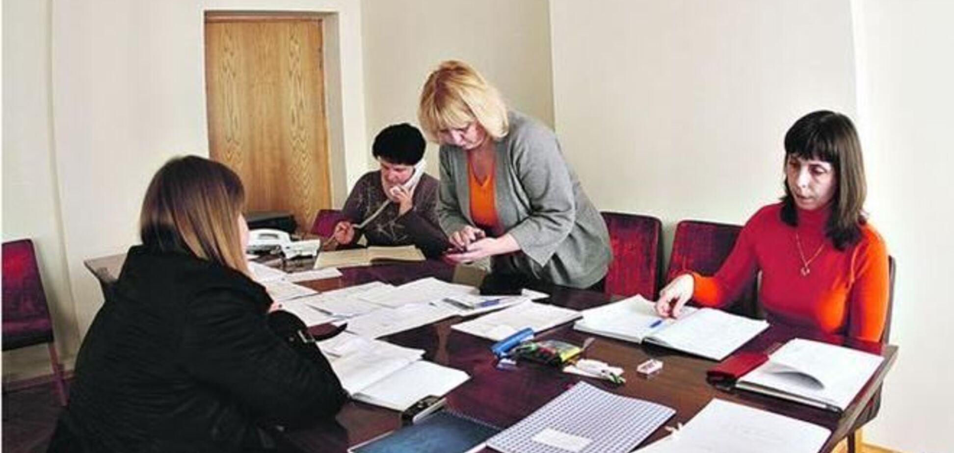 Київ приймає біженців з Криму: дорослих будуть працевлаштовувати, дітей визначать у дитсадки та школи