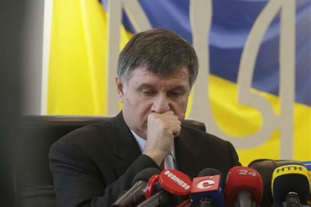 Аваков принял вызов 'Правого сектора'