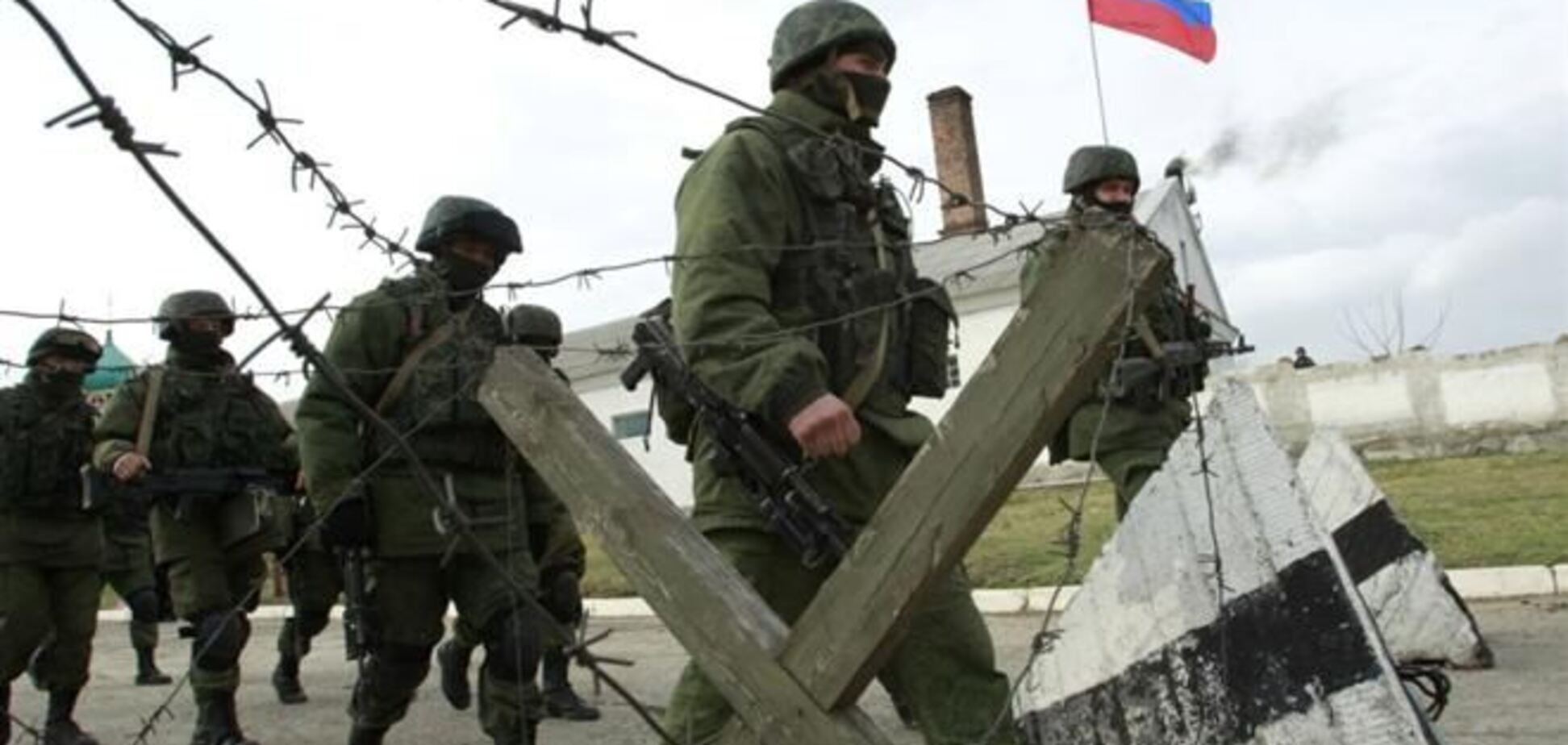 Из парка боевых машин в Перевальном вывозят танки