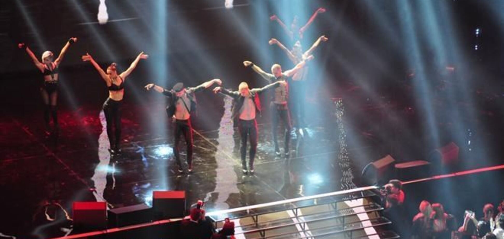 На YUNA высмеяли политиков и раздали музыкальные награды