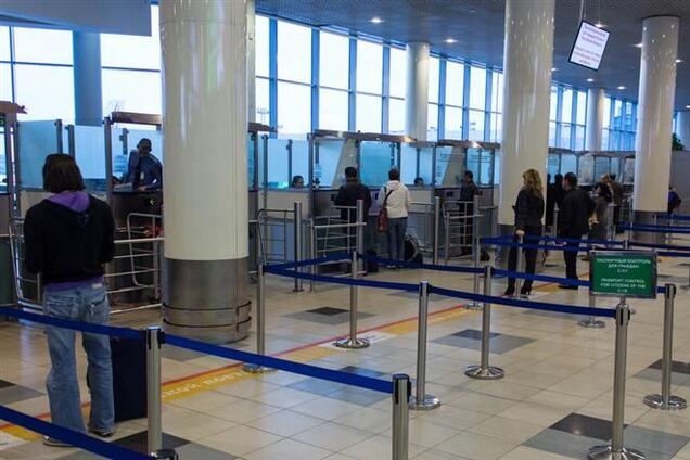 Госпогранслужба не пустила во Львов двух граждан РФ с военной формой