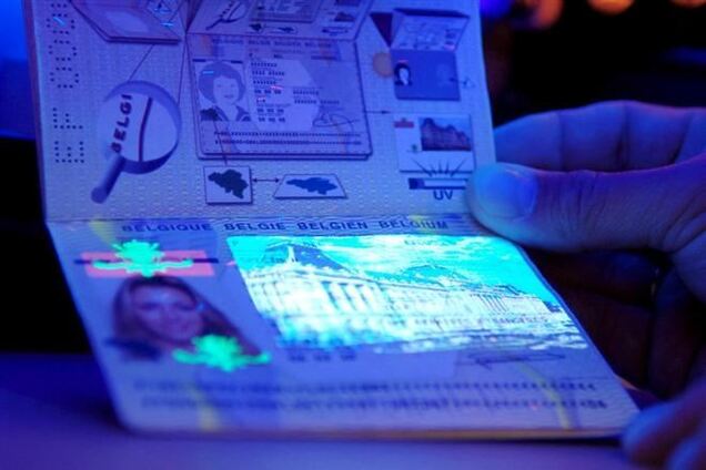 Украинцам пообещали биометрические паспорта уже в 2014 г.