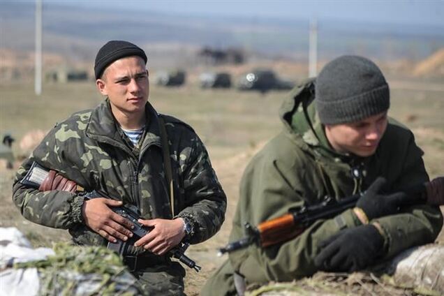 В АП надеются в ближайшие дни вывести украинские войска с оружием из Крыма