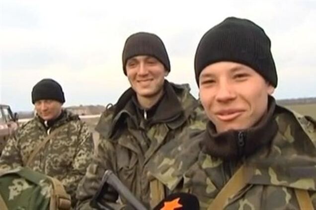 Украинские солдаты признались в любви родителям и заверили, что народ 'под надежной защитой'