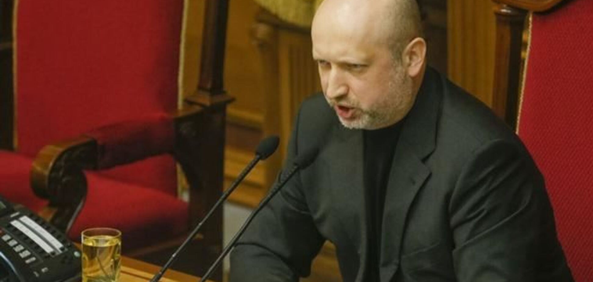 Турчинов повідомив, що сьогодні Рада по законопроектах голосувати не буде