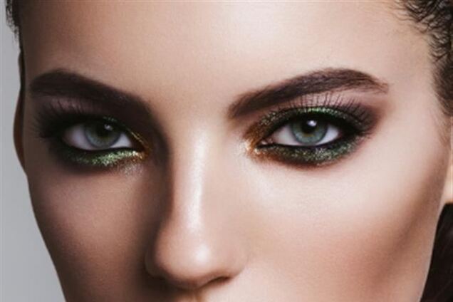 Секреты макияжа. Что делать, если тени скатываются