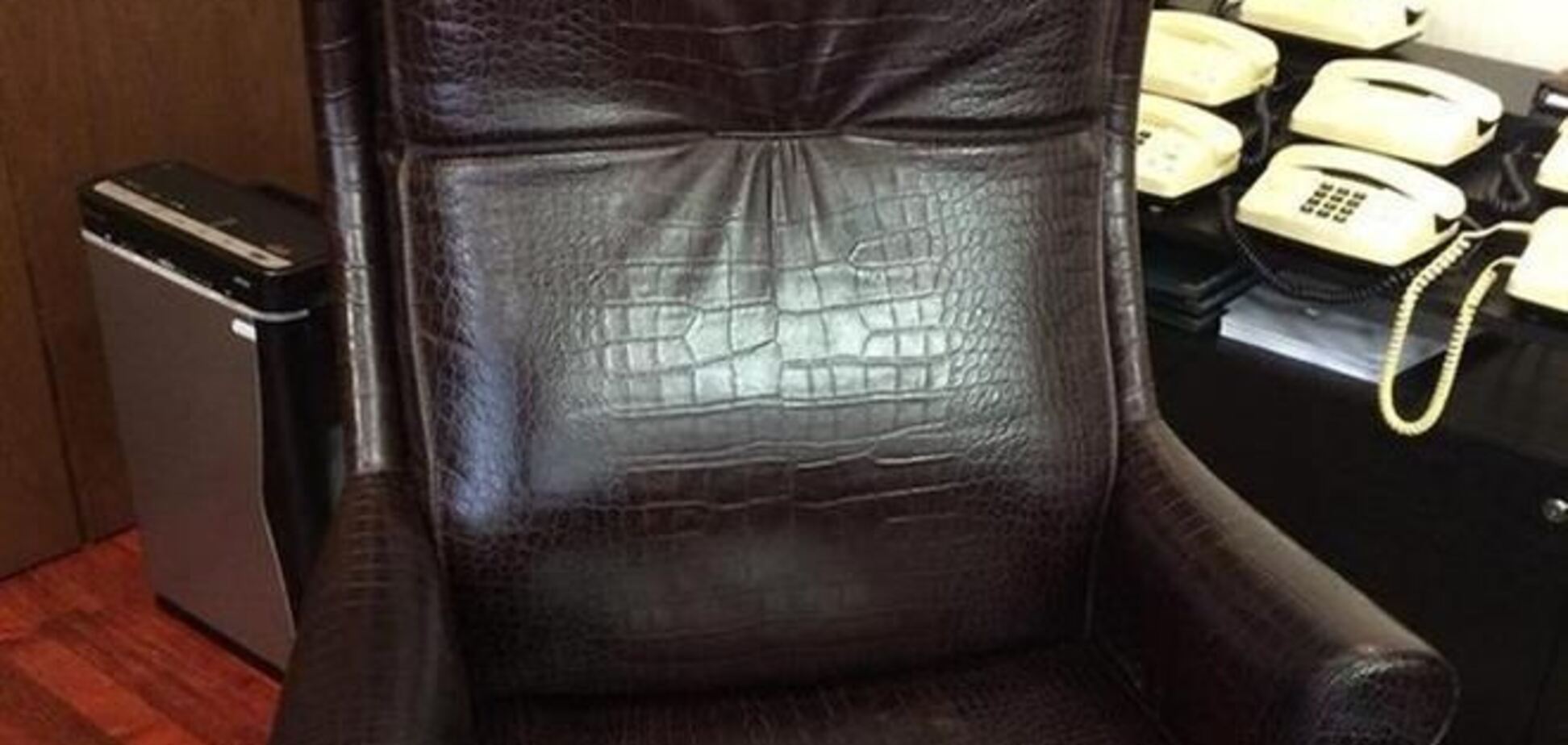 У Кабінеті екс-глави Мінсдоха знайшли крісло за 70 тисяч євро 