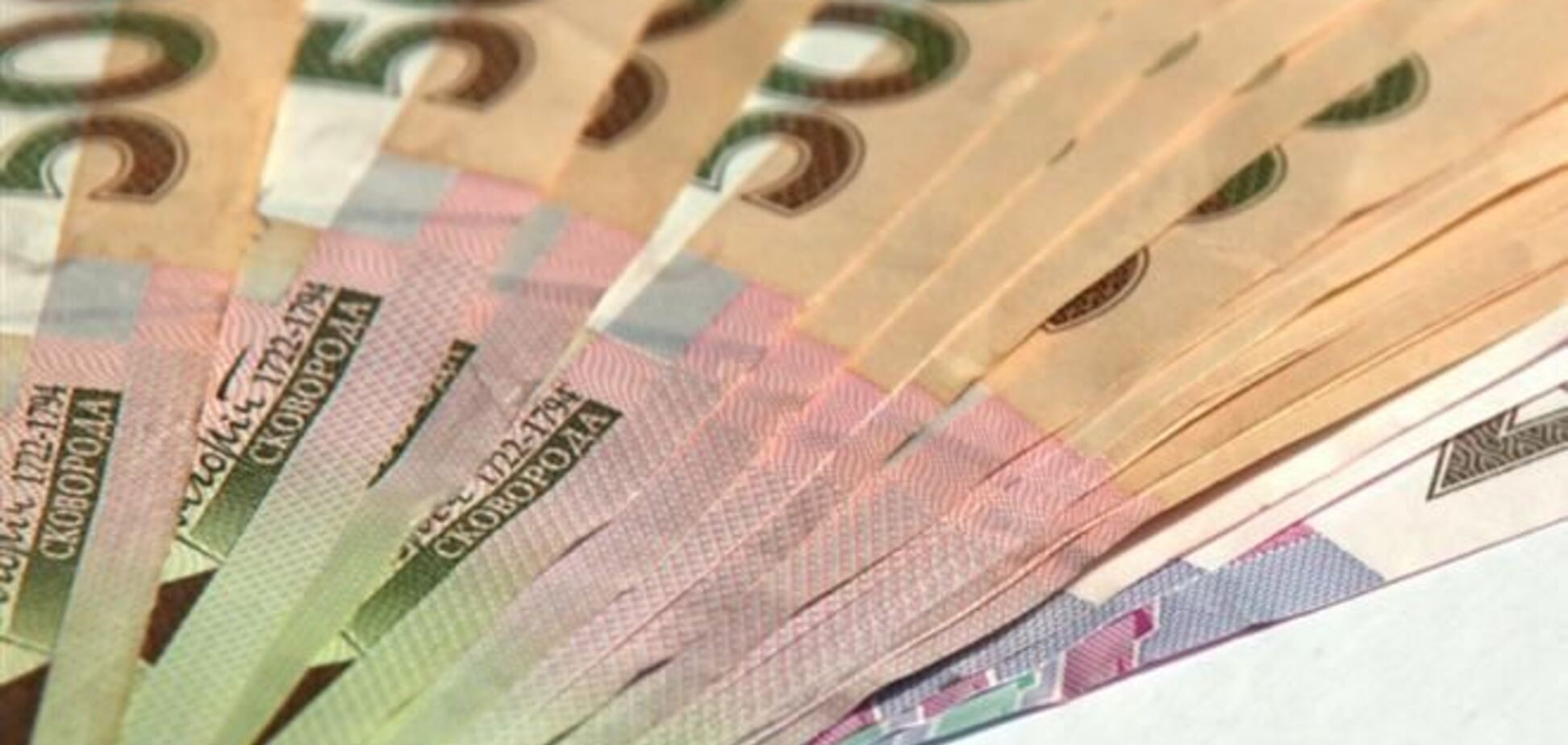 НБУ запретил продавать валюту в одни руки более чем на 15 тыс грн