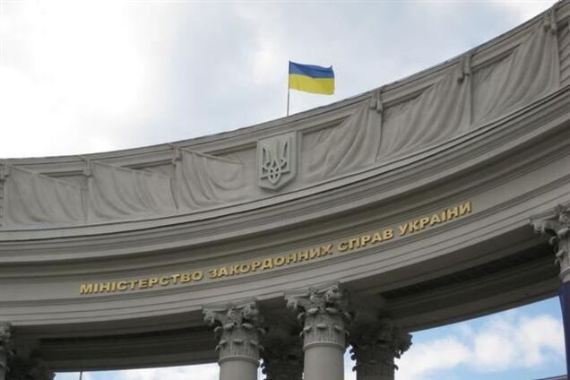 Россия использует аргументы периода 'холодной войны' - МИД