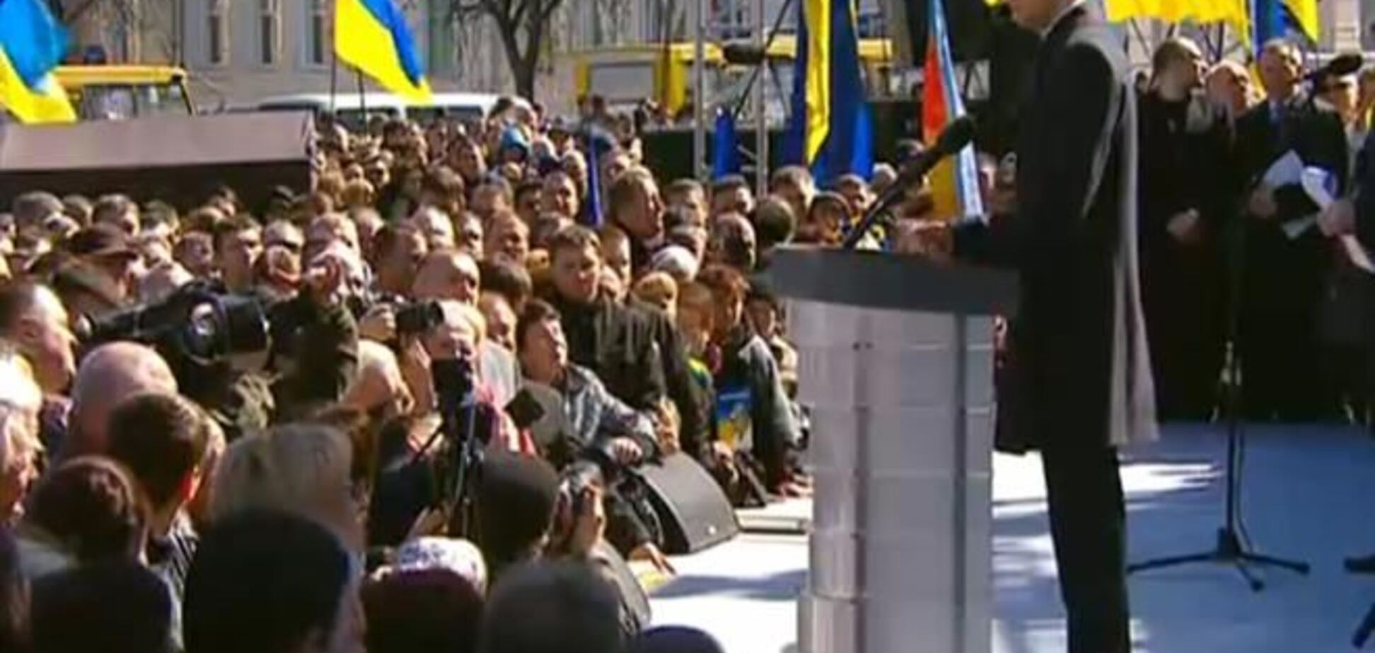 Яценюк заявив, що не дасть Тимошенко використати адмінресурс на виборах