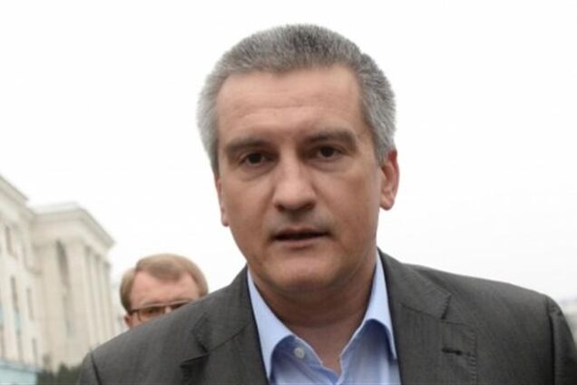 Аксенов до сих пор отказывается признавать новую власть