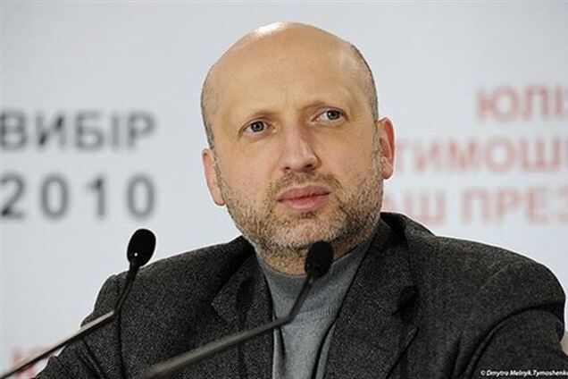 Турчинов подписал закон о реабилитации Тимошенко и Луценко