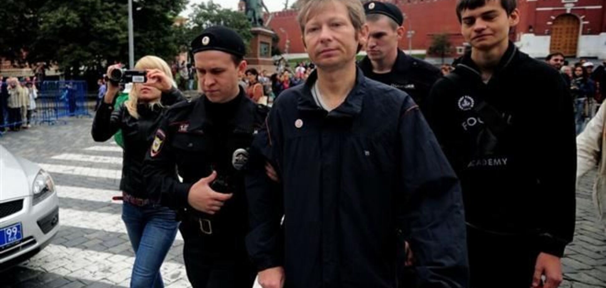 В Москве задержали участников пикета с фотографиями погибших на Майдане