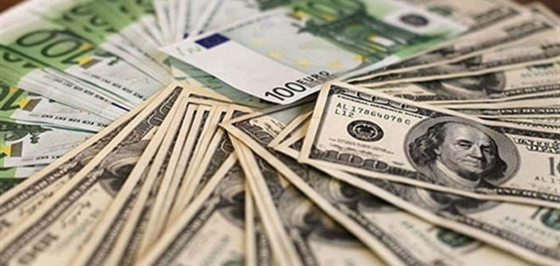 НБУ снова существенно повысил официальный курс валют