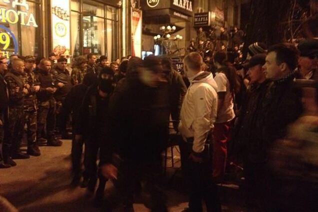 'Правый сектор' открещивается от стрельбы на Европейской