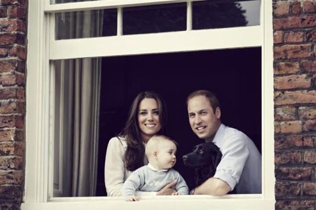 Кейт и принц Уильям показали новое фото своей счастливой семьи 
