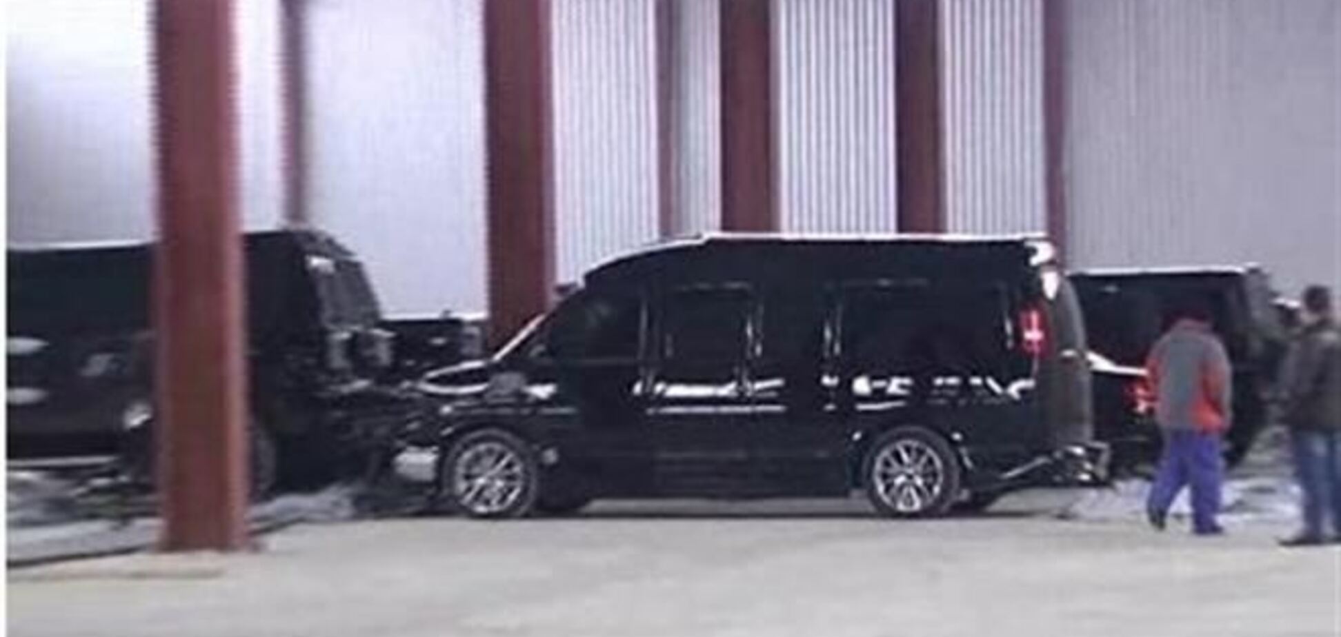 'Правый сектор' передал ГАИ автомобиль Януковича