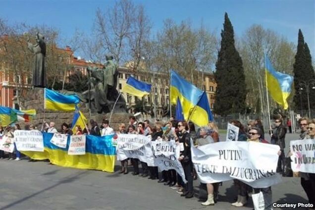 Римська поліція обурилася плакатом 'Путін = Гітлер'