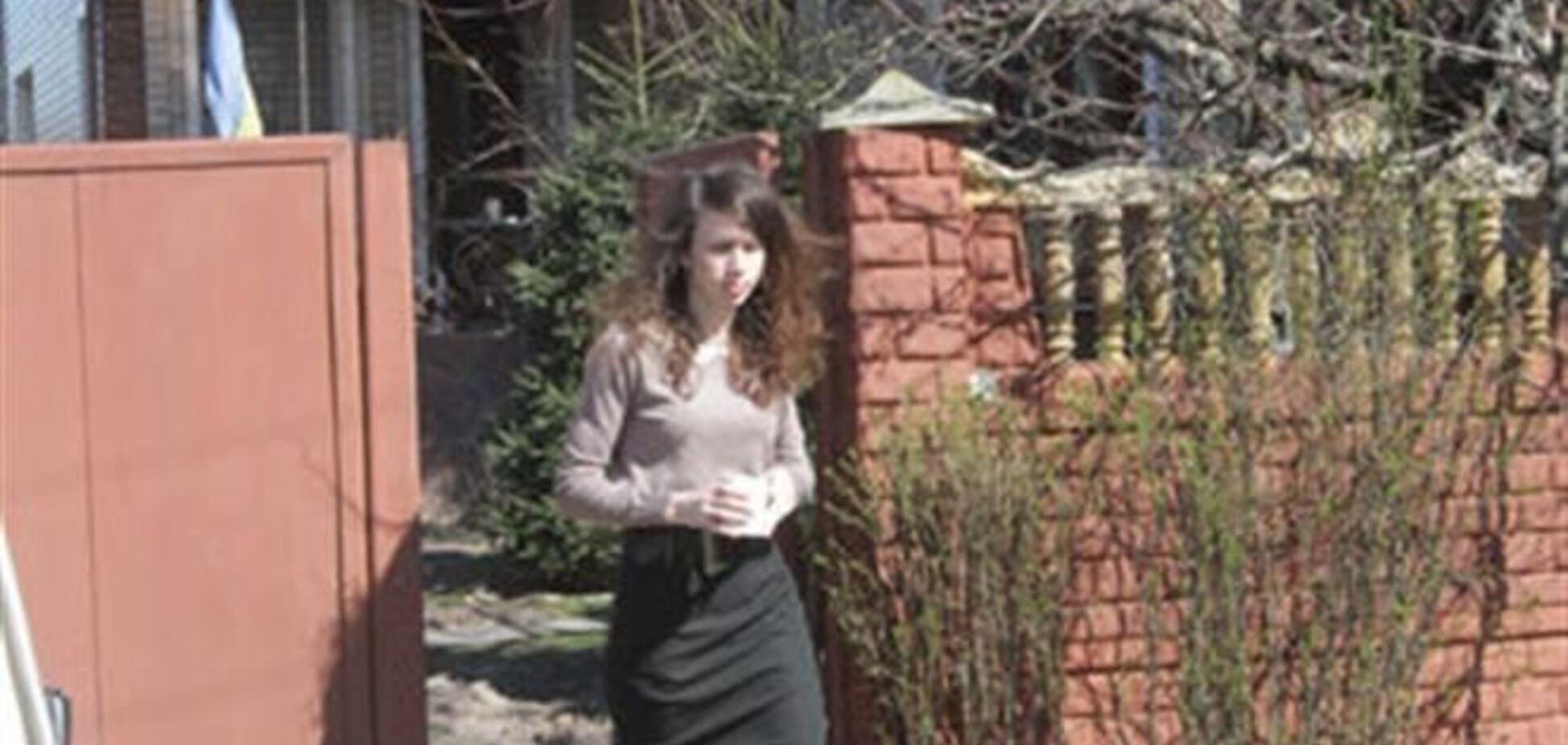 Чорновил живет в двухэтажном доме и держит в жилище свинью