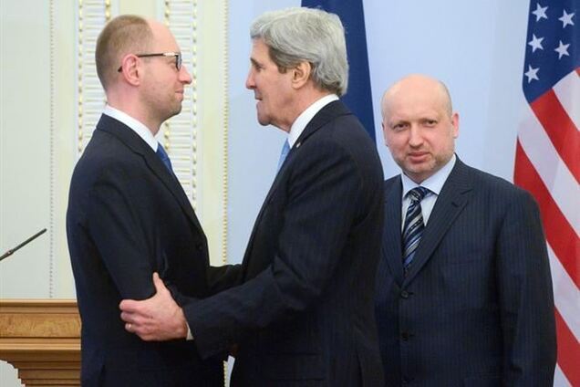 Яценюк анонсировал начало переговоров США и Украины по финпомощи