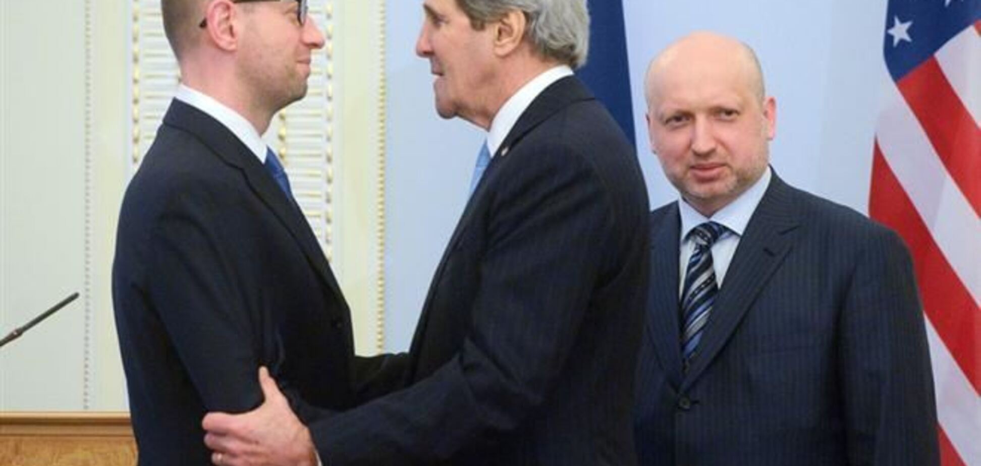 Яценюк анонсировал начало переговоров США и Украины по финпомощи