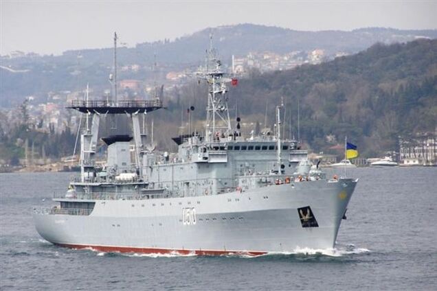 Личный состав корабля 'Славутич' дал силовой отпор захватчикам