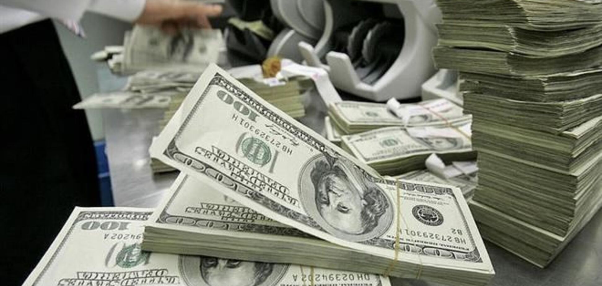 Доллар в обменниках снизился до 10,90 грн